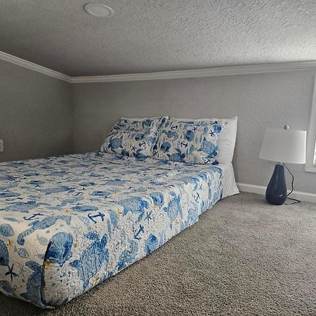 Отель Live Oak Landing Freeport Экстерьер фото