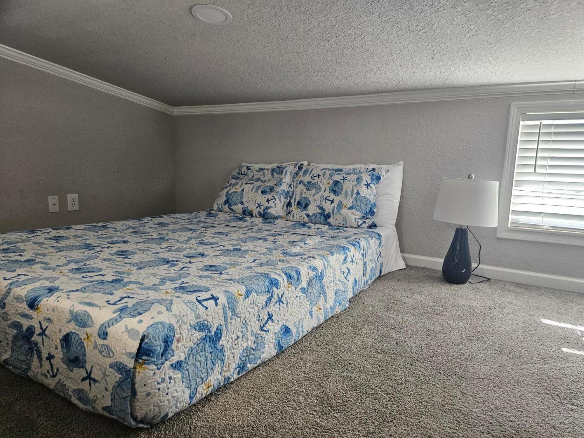 Отель Live Oak Landing Freeport Экстерьер фото