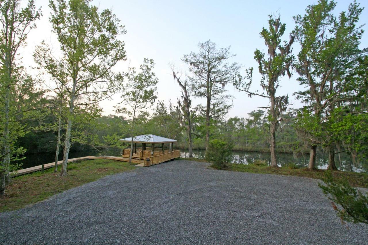 Отель Live Oak Landing Freeport Экстерьер фото