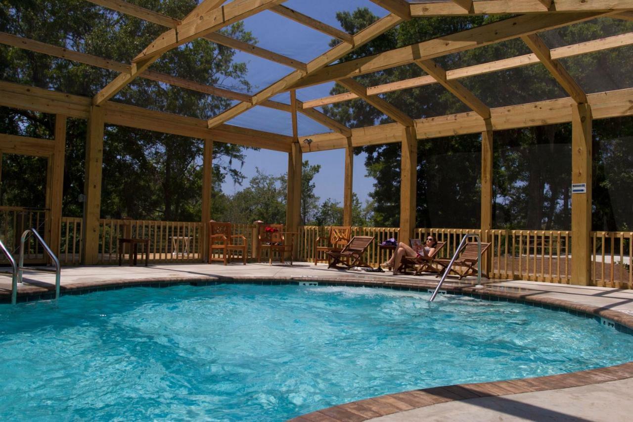 Отель Live Oak Landing Freeport Экстерьер фото