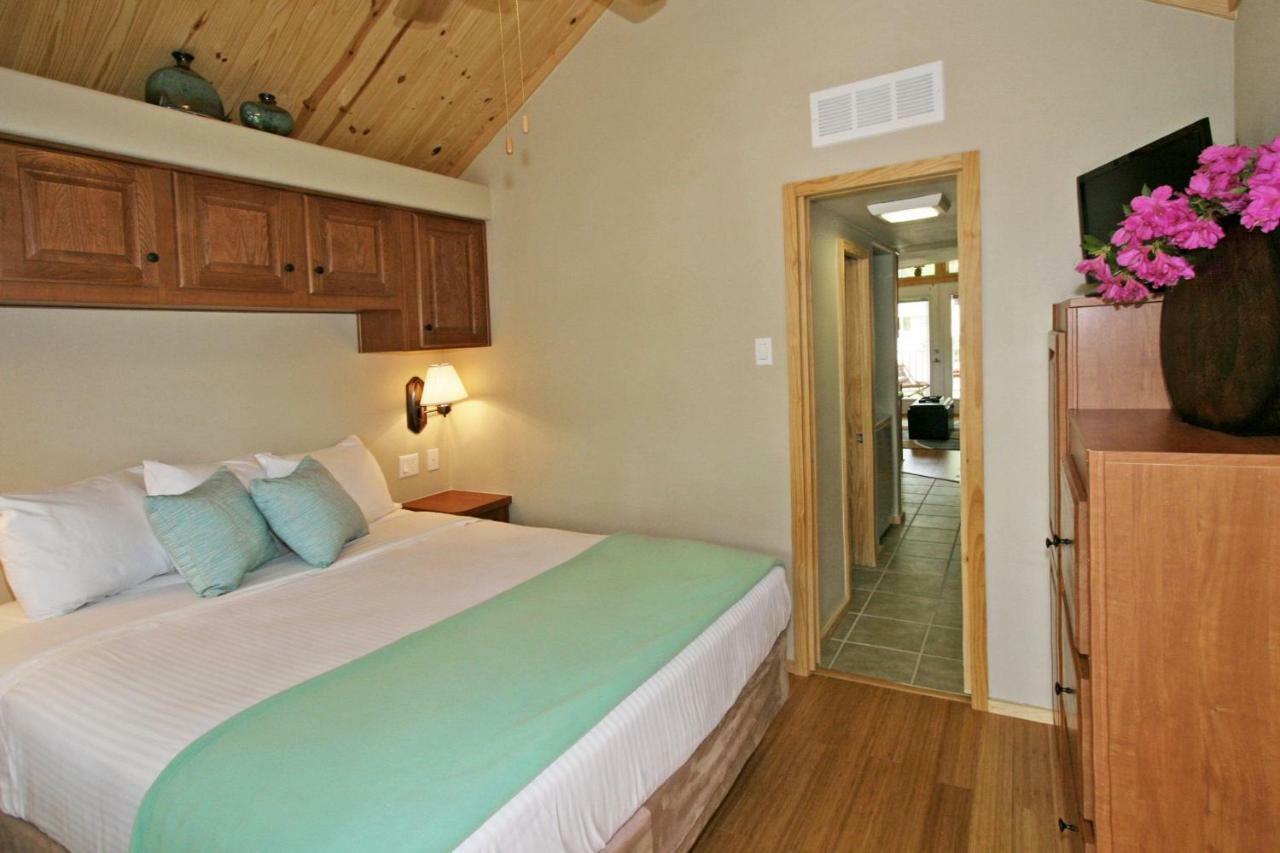 Отель Live Oak Landing Freeport Экстерьер фото