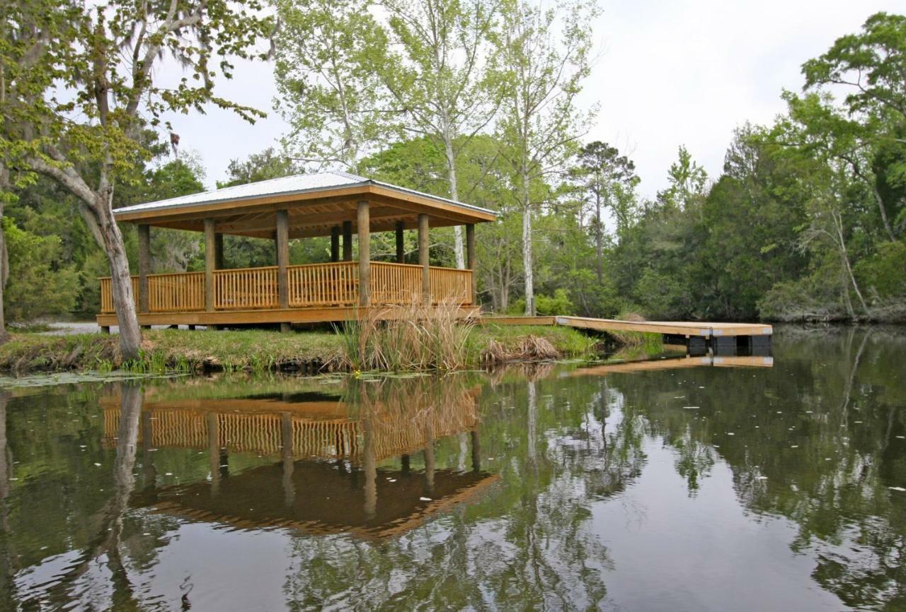 Отель Live Oak Landing Freeport Экстерьер фото